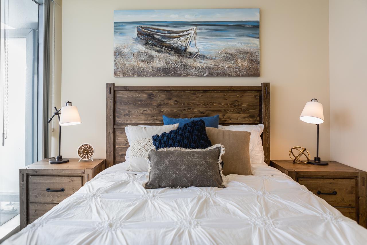 Upscale 3-Bedroom With Gorgeous Lake View Toronto Ngoại thất bức ảnh
